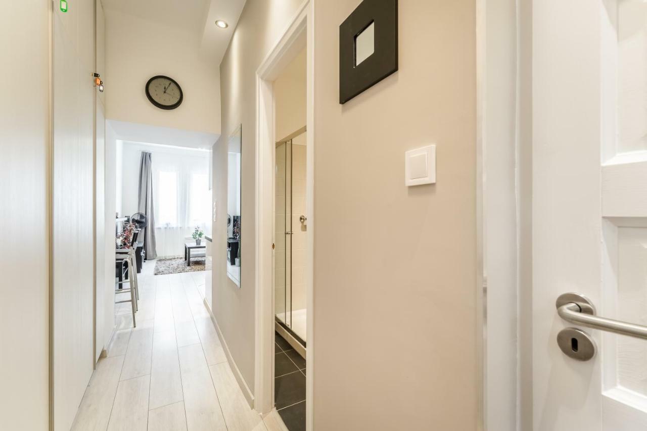 Apartment Fleur Creme *