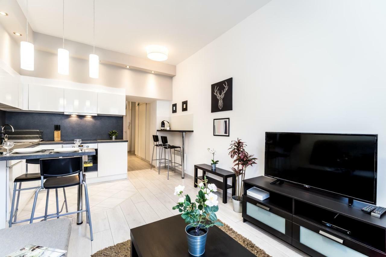 Apartment Fleur Creme